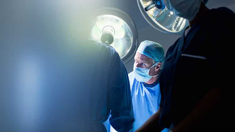 Arzthaftung: Schadensersatz und Schmerzensgeld trotz Patientenwunsch