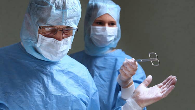 Patientenwunsch: Operation darf nur durch Chefarzt durchgeführt werden
