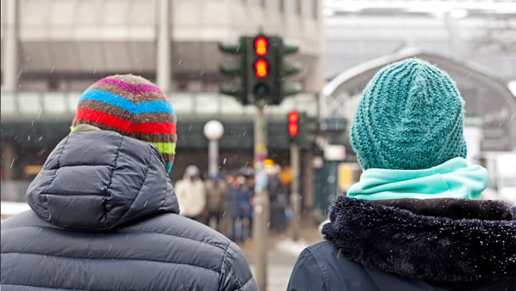 Rote Ampel: Fußgänger dürfen Sie umlaufen?