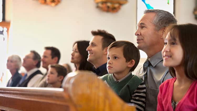 Kind in Pflegefamilie: Eltern entscheiden über Religion des Kindes