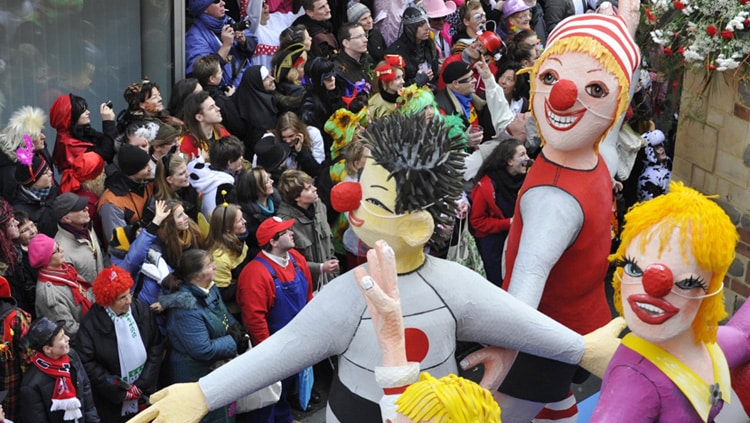 Rosenmontag: Feiertag oder regulärer Arbeitstag trotz Umzug?