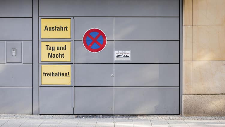 Parken gegenüber von Ausfahrten: Wann ist das verboten?