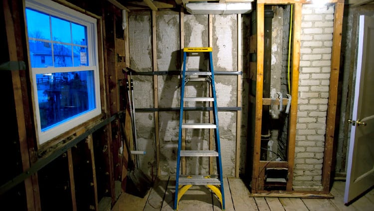 Hausbau: Wie muss ich private Bauhelfer und die Baustelle absichern?
