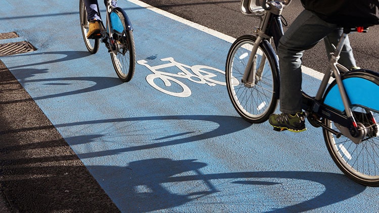 Verkehrsrecht für Radfahrer: Welche Regeln gelten auf dem Fahrradweg?