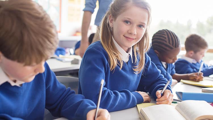 Kind geht im Ausland zur Schule: Reisekosten steuerlich absetzbar?