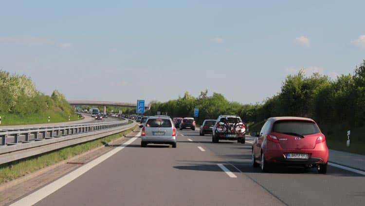 Standstreifen Stau: Was ist erlaubt?