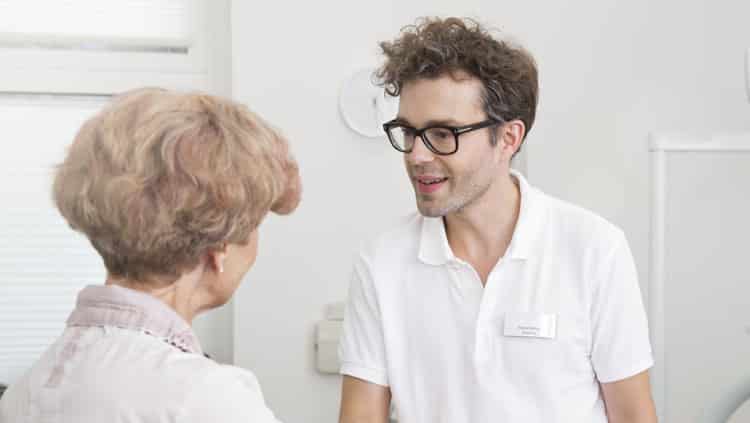 Sozialversicherungspflicht eines im Krankenhaus tätigen Honorararztes
