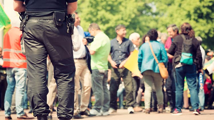 Terrorgefahr bei EURO 2016: Können Reisen & Tickets storniert werden?