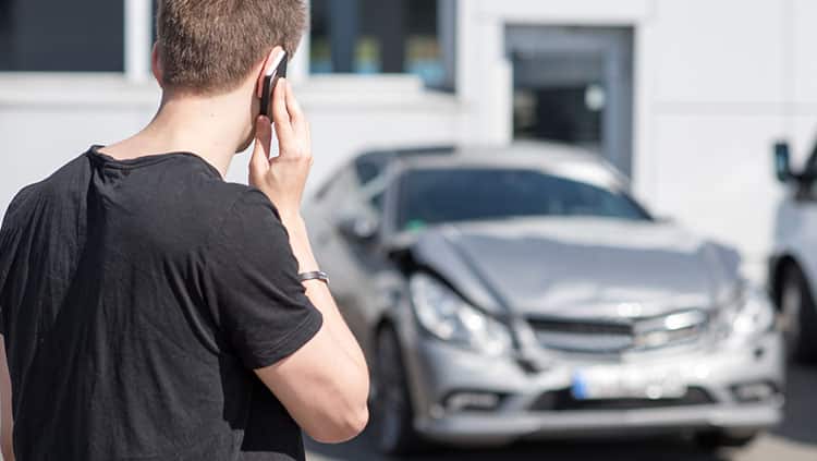 Sohn hat Unfall mit elterlichem Auto: Zahlt Kaskoversicherung?