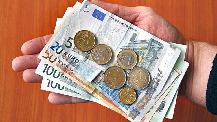 Vermächtnis: Wie kann ich Geld oder Gegenstände vermachen?