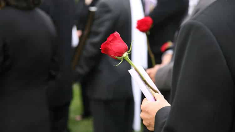 Tod des Ex-Partners: Kann Versorgungsausgleich rückübertragen werden?