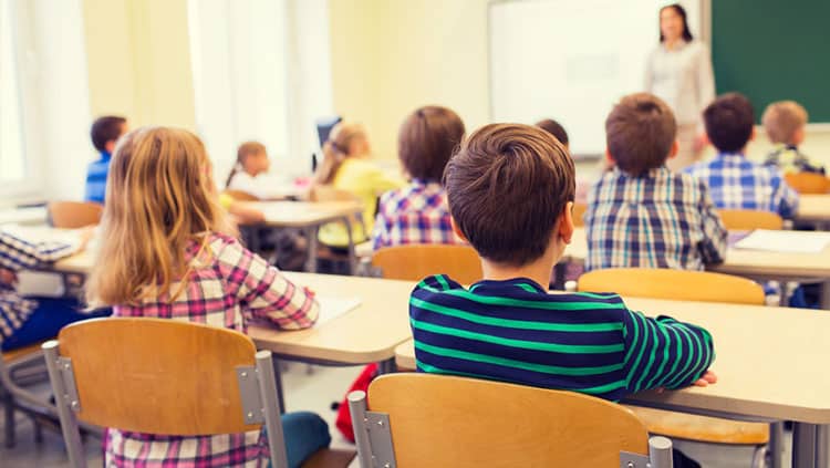 Was dürfen Schulen und Lehrer ihren Schülern verbieten?