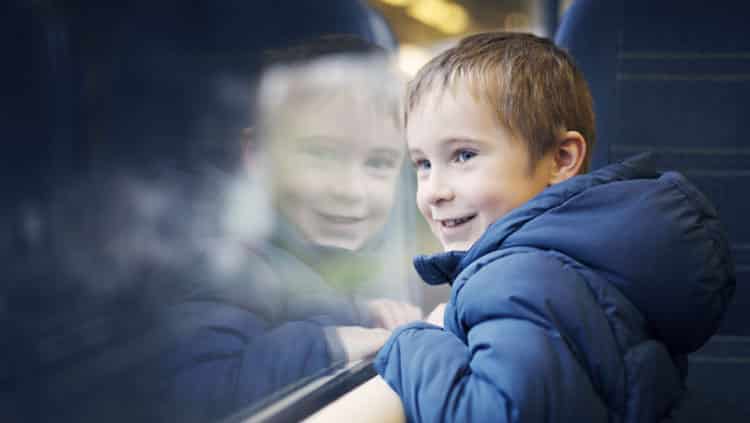 Kinder alleine reisen: Was ist erlaubt?