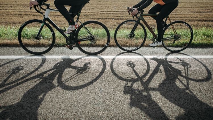 Fahrradfahrer auf Straße