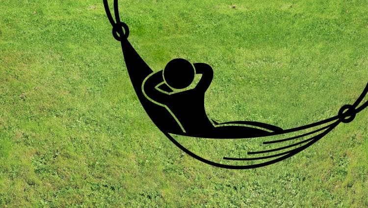 Nackt im Garten und nackt auf dem Balkon - was ist erlaubt?