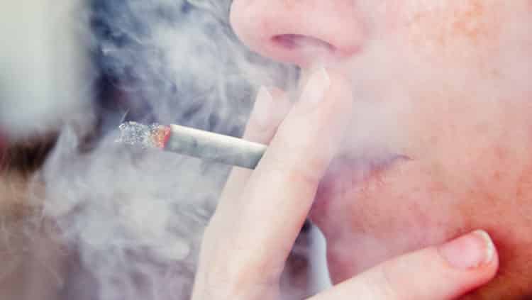 Raucher gewinnt Mietstreit und muss nicht ausziehen