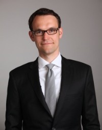 Dr. jur. Hans-Georg Schulze, Lic. en droit (Paris)