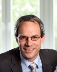 Dr. Nils Bulling