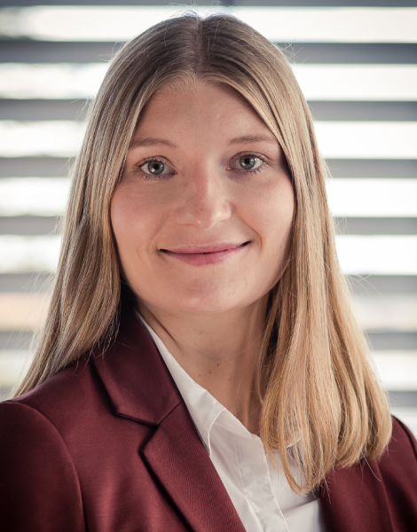 Carina Abrolat