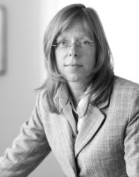 Katharina Neuroth, LL.M.