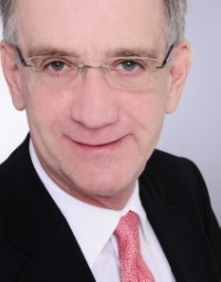 Dr. Peter Striewe